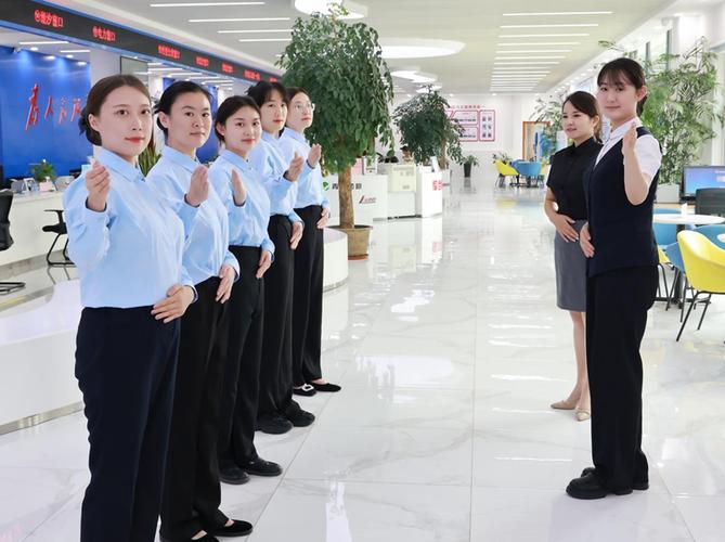高新區(qū)王因街道便民服務(wù)中心開展禮儀培訓(xùn) 提升票務(wù)代理服務(wù)水平